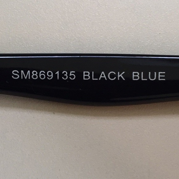 Steve Madden Sunglasses - Picture 5 of 5